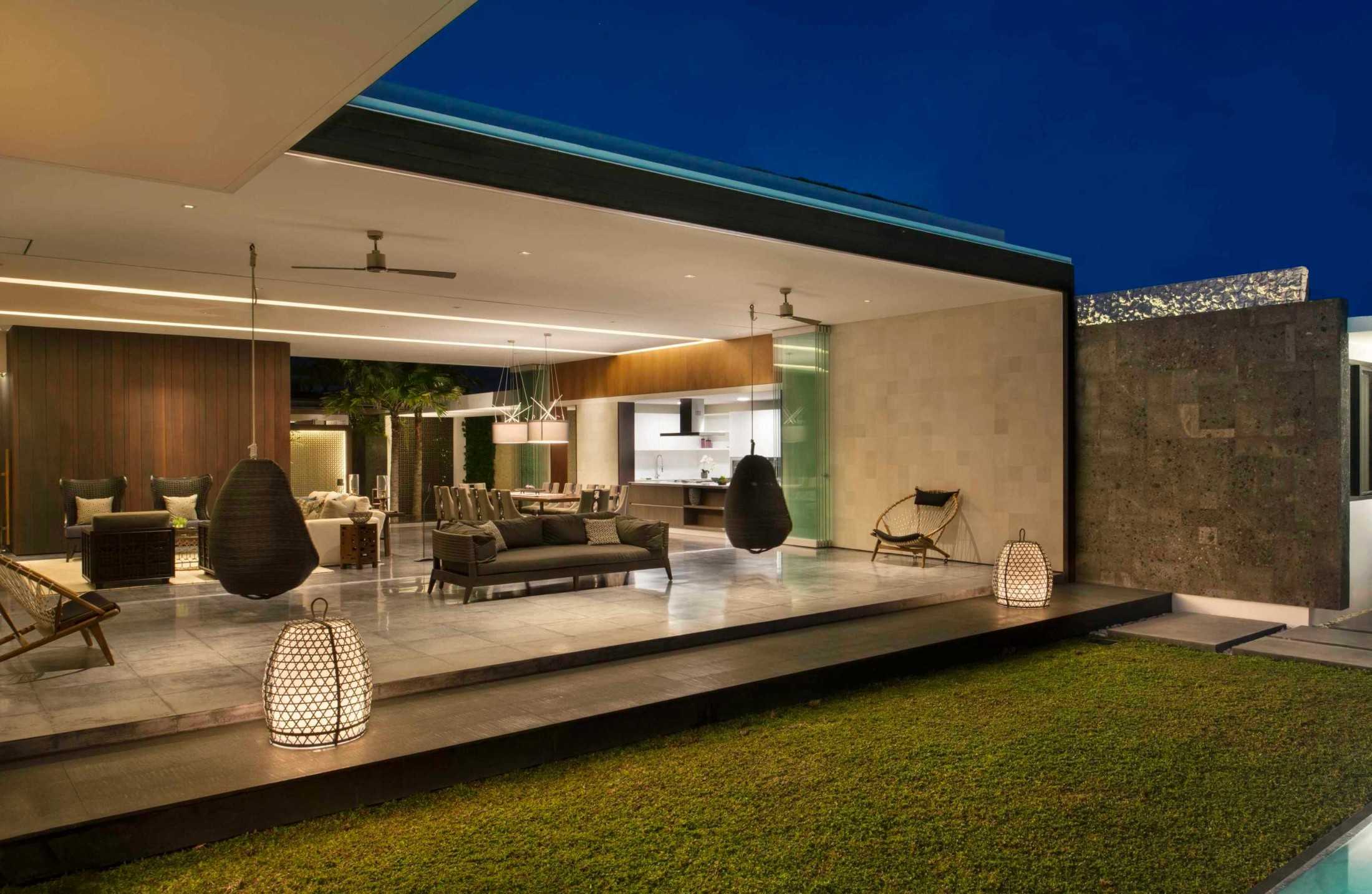 Villa Modern Tropis