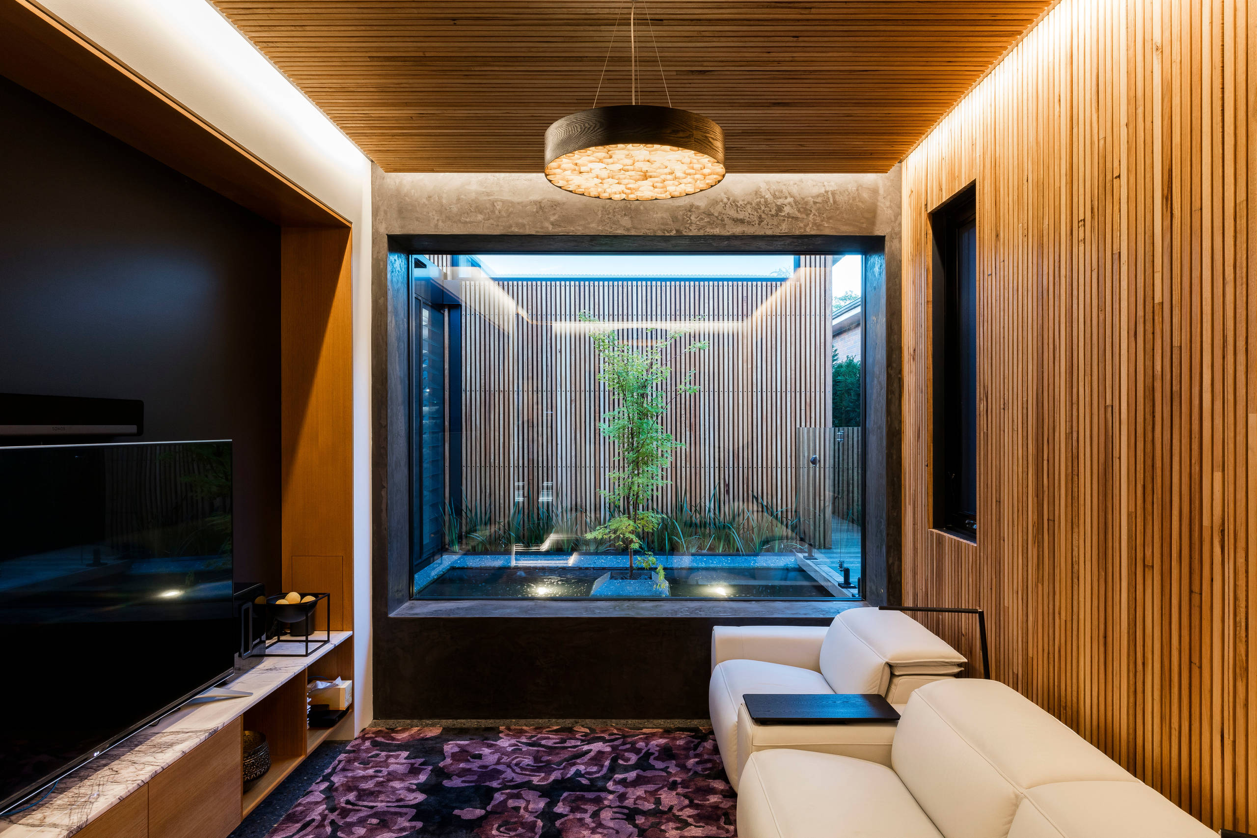 Strip LED Interior: Cara Mudah Mengubah Suasana Ruangan