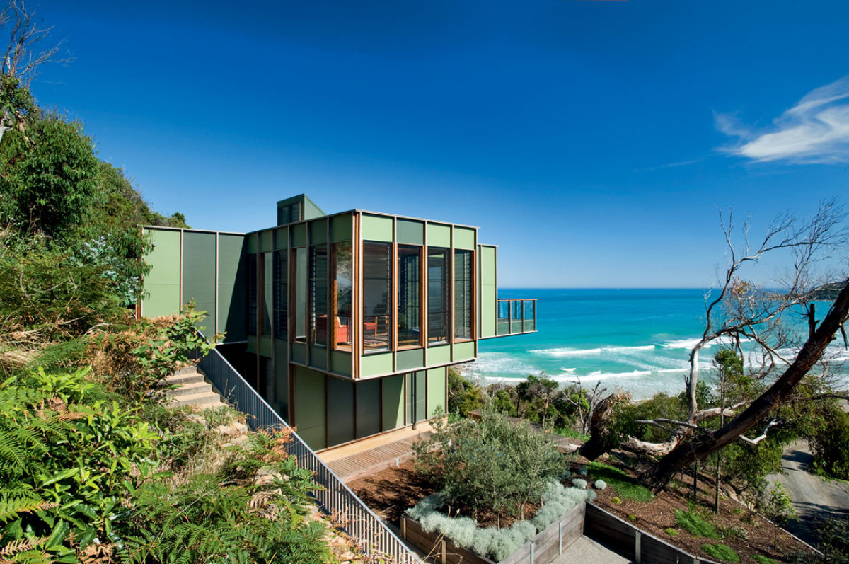 Perumahan Bertema Pesisir: Keunggulan Investasi Properti Dekat Laut