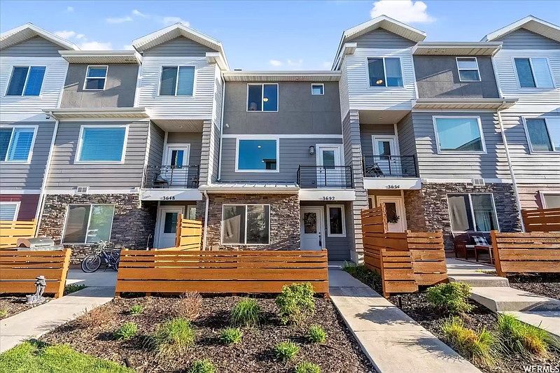 Golden Sky Apartment