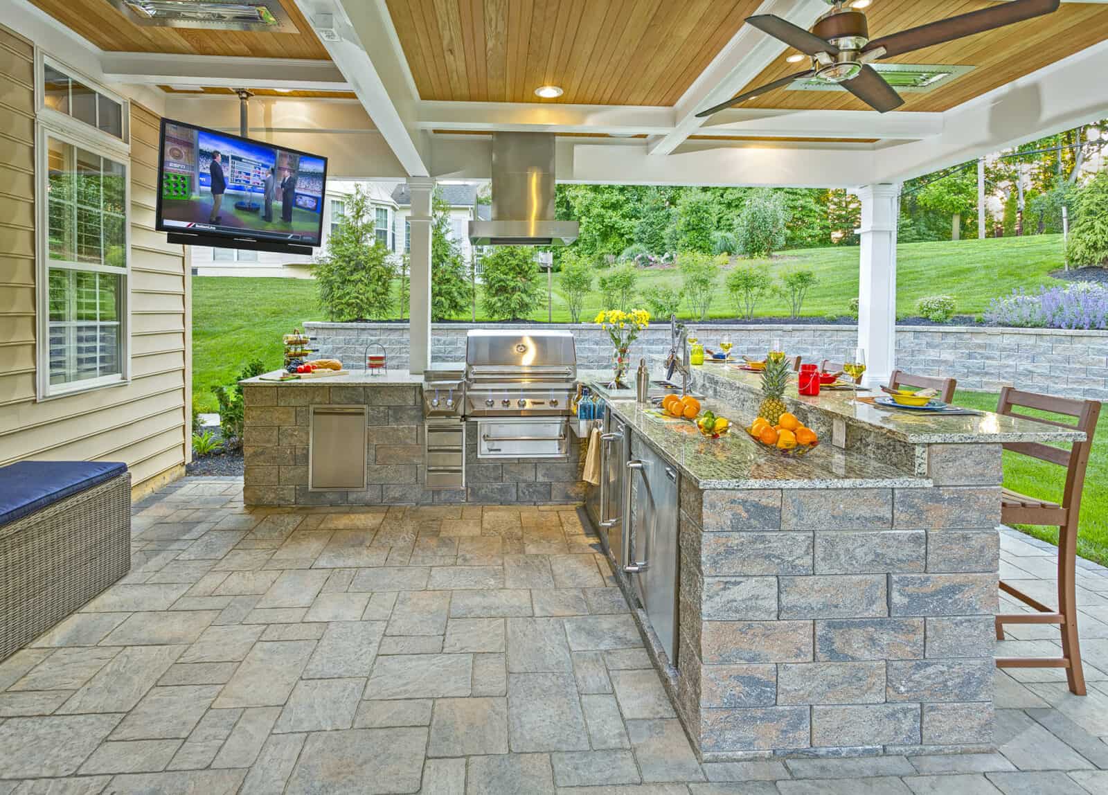 Outdoor Kitchen